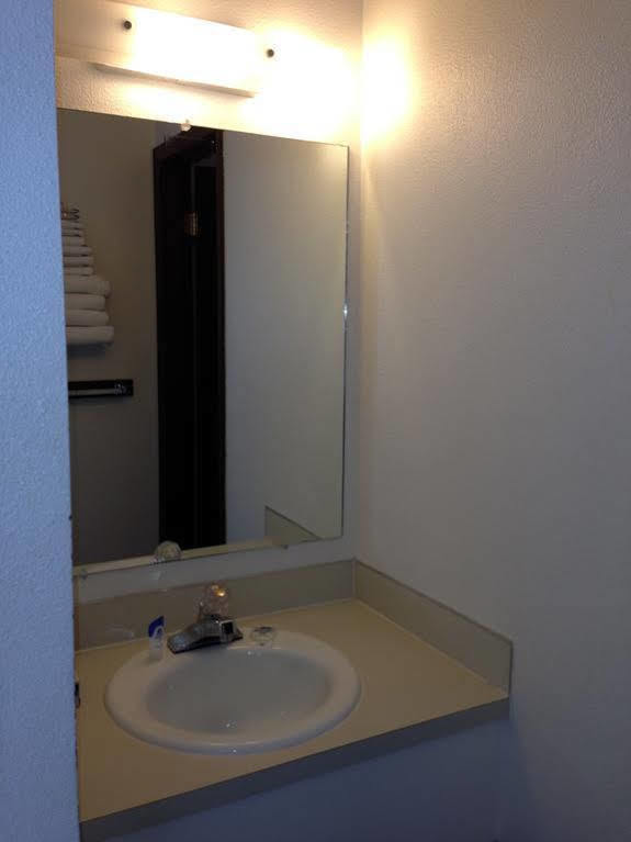 Americas Best Value Inn Laramie Dış mekan fotoğraf